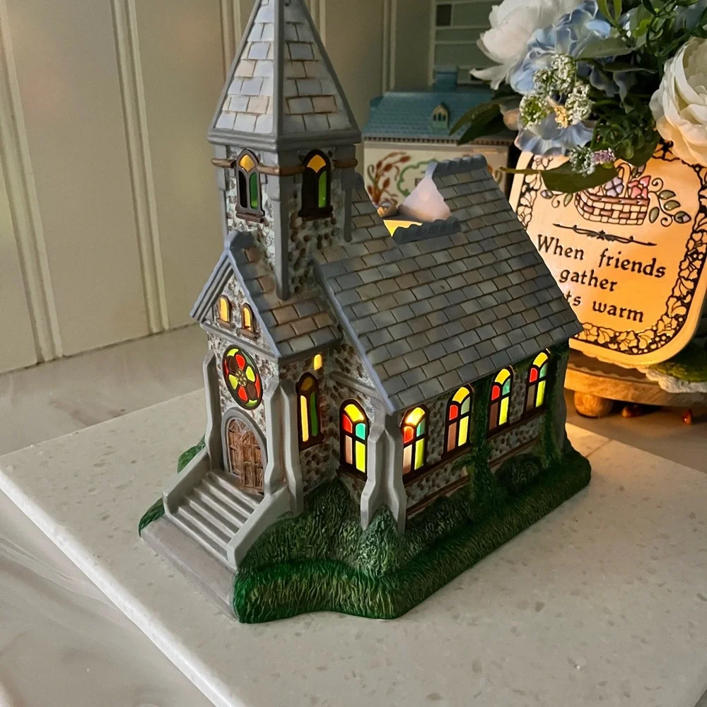 PartyLite Olde World Village chapel - Picture 2 of 6